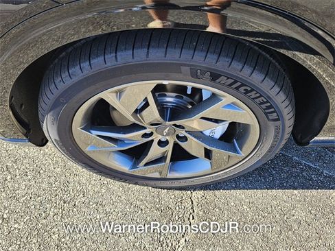 Used 2025 Genesis Electrified GV70 w/ Prestige Package image 18