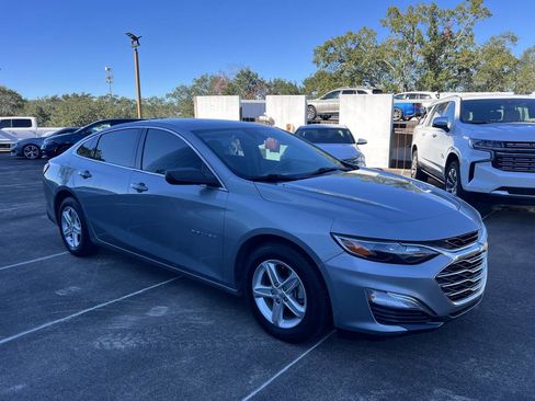 Used 2023 Chevrolet Malibu LS image 2