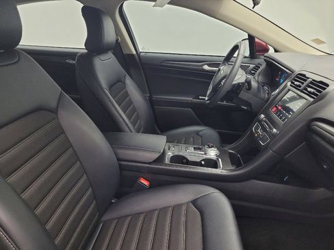 Used 2018 Ford Fusion SE w/ Equipment Group 201A image 21