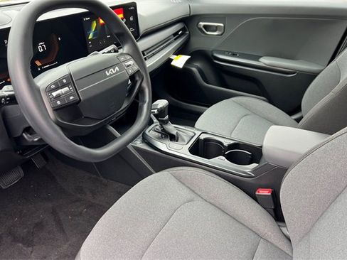New 2025 Kia K4 LX image 11