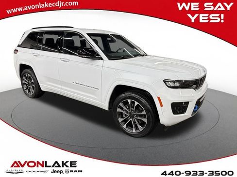 Used 2023 Jeep Grand Cherokee Overland w/ Advanced Protech Group III image 8