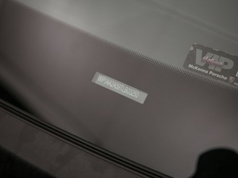 Certified 2026 Porsche Macan AWD/4WD image 34