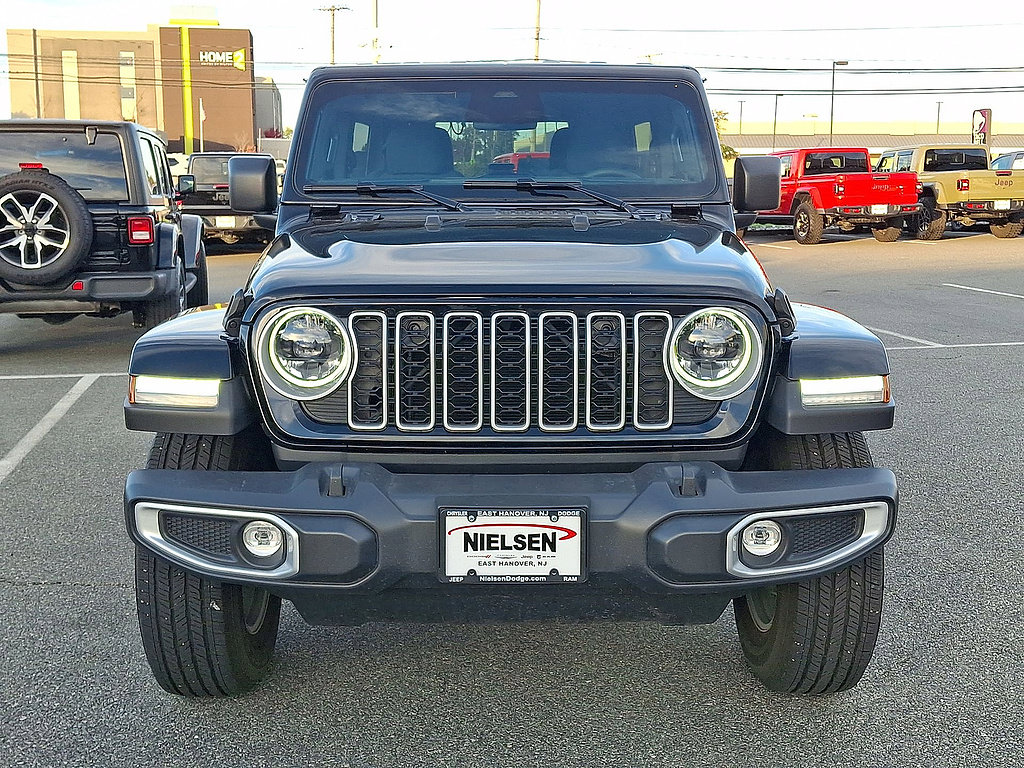 Used 2026 Jeep Wrangler Unlimited Sahara AWD/4WD image 35