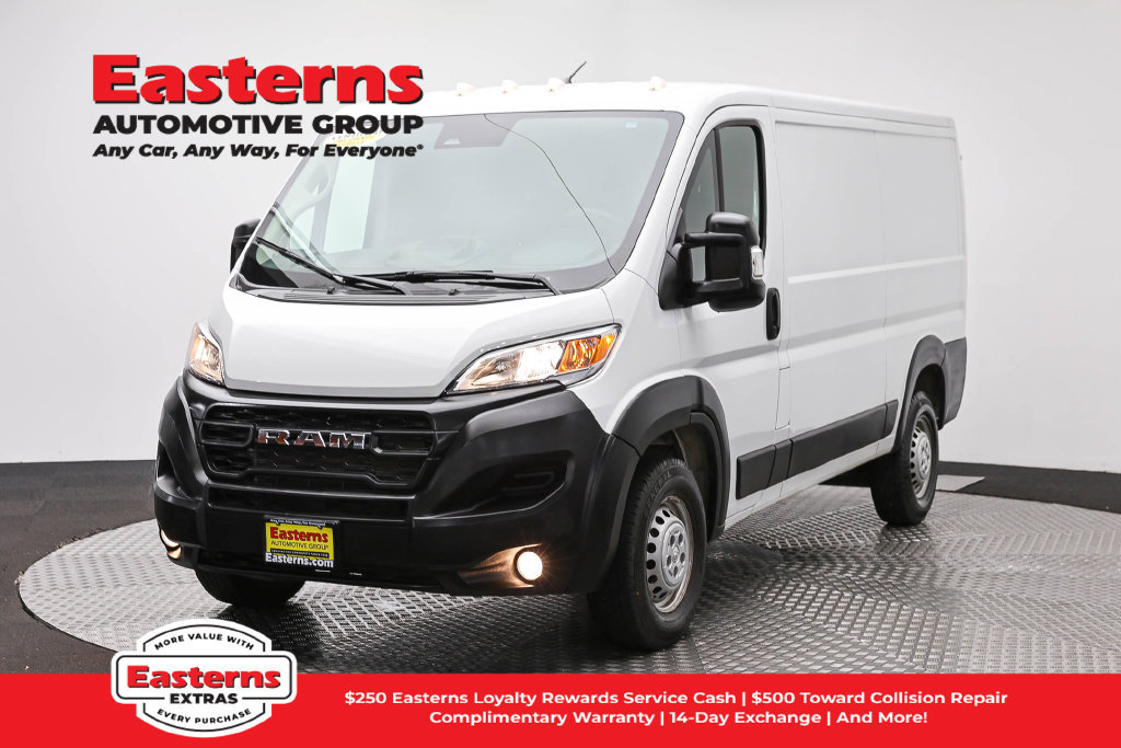 Used 2025 RAM ProMaster 2500 w/ Convenience Group FWD image 1