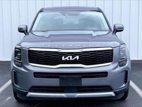Used 2022 Kia Telluride LX AWD/4WD image 3