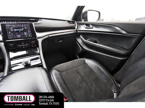 Used 2022 Jeep Grand Cherokee L Laredo image 11