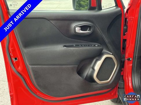 Certified 2017 Jeep Renegade Latitude FWD image 25