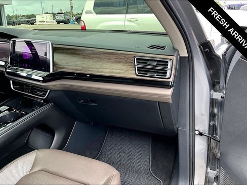 Used 2024 Volkswagen Atlas SEL AWD/4WD image 26