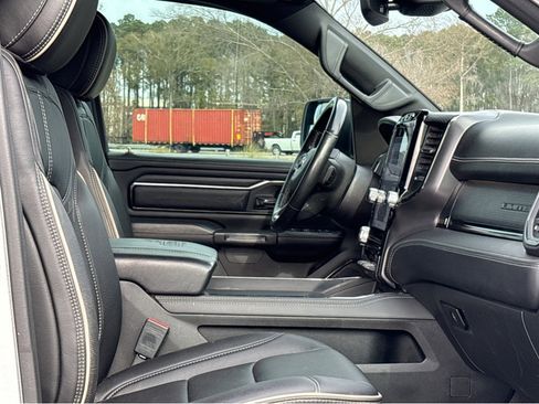 Used 2022 RAM 1500 Limited w/ Body Color Bumper Group image 9