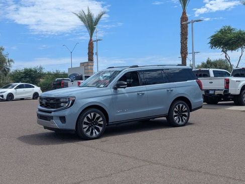 New 2026 Ford Expedition Platinum w/ Driver's Package AWD/4WD image 2