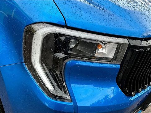 Used 2025 Ford Maverick Lobo image 28