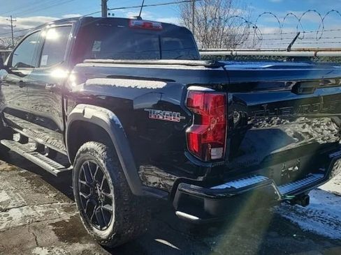 Used 2023 Chevrolet Colorado Trail Boss image 2