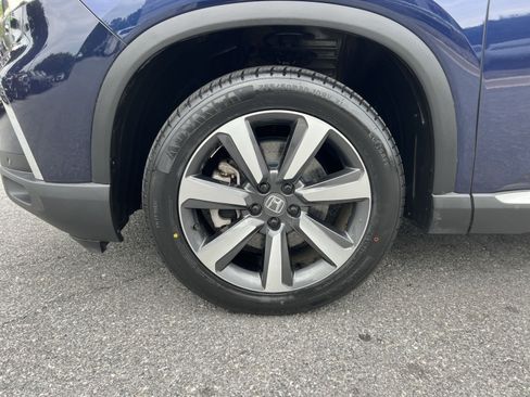 Used 2024 Honda Pilot Touring image 12