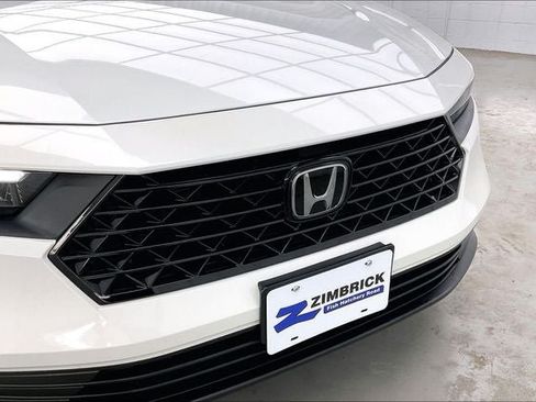 Certified 2024 Honda Accord EX image 31