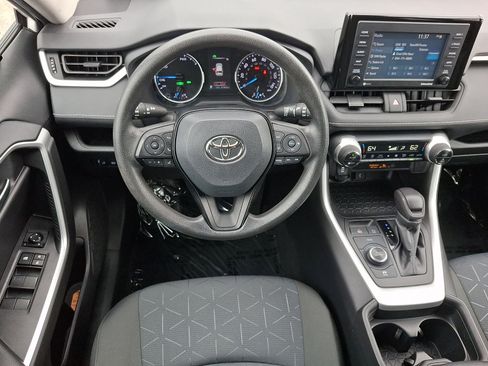 Used 2021 Toyota RAV4 XLE AWD/4WD image 11