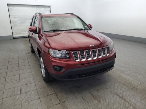 Used 2014 Jeep Compass Latitude w/ Sun/Sound Group AWD/4WD image 14