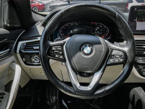 Used 2021 BMW 530i w/ Premium Package RWD image 17