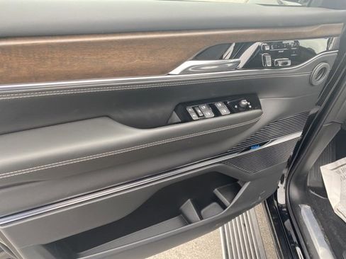 New 2022 Jeep Grand Wagoneer Series II image 15