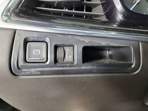 Used 2020 Cadillac XT6 Premium Luxury FWD image 32