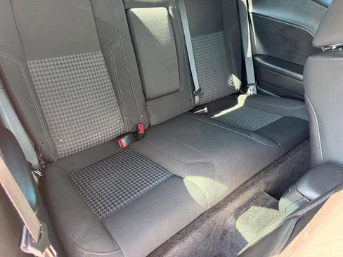 Used 2017 Dodge Challenger R/T RWD image 8