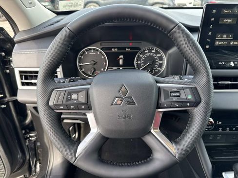 New 2026 Mitsubishi Outlander SE FWD image 40