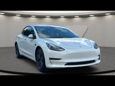 Used 2022 Tesla Model 3 Long Range AWD/4WD image 9