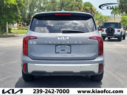 Certified 2024 Kia Telluride LX FWD image 5
