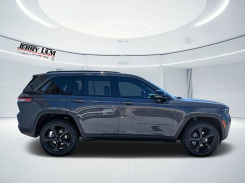 New 2026 Jeep Grand Cherokee Limited w/ Limited Altitude Package RWD image 2