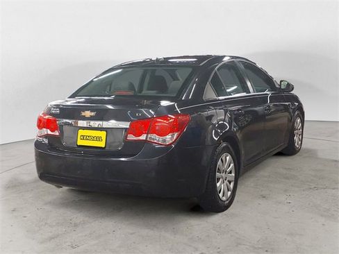 Used 2011 Chevrolet Cruze LT image 5