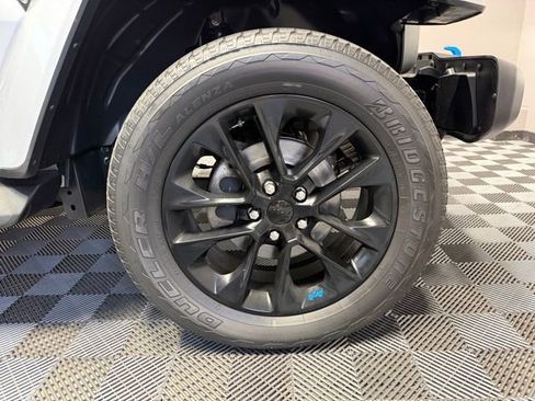 Used 2023 Jeep Wrangler Unlimited Sahara w/ Cold Weather Group image 38