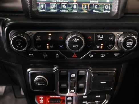 Used 2021 Jeep Wrangler Unlimited Rubicon image 8