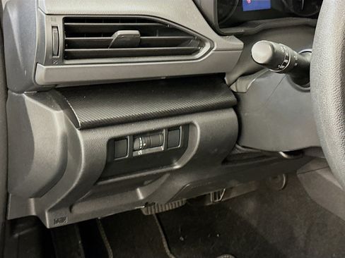 Used 2024 Subaru Crosstrek 2.0i Premium image 17