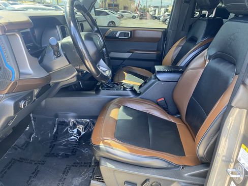 Used 2022 Ford Bronco Outer Banks AWD/4WD image 13