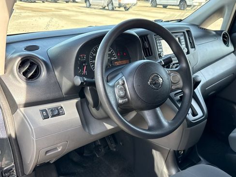 Used 2017 Nissan NV200 SV w/ Technology Package FWD image 5