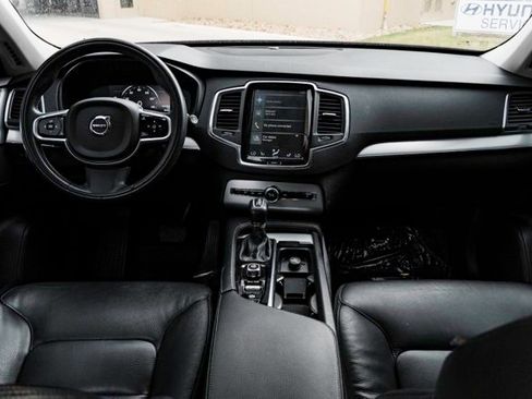 Used 2018 Volvo XC90 T5 Momentum w/ Convenience Package image 22