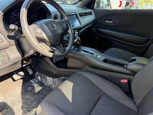 Used 2021 Honda HR-V Sport image 18