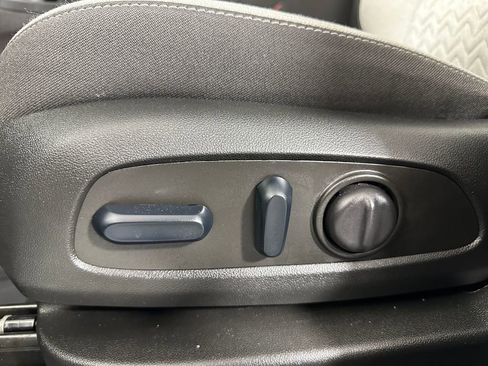 Used 2024 Chevrolet Equinox LT image 14