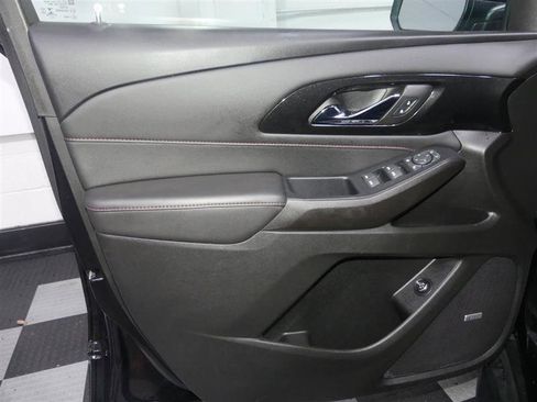 Used 2022 Chevrolet Traverse RS w/ LPO, Floor Liner Package AWD/4WD image 18