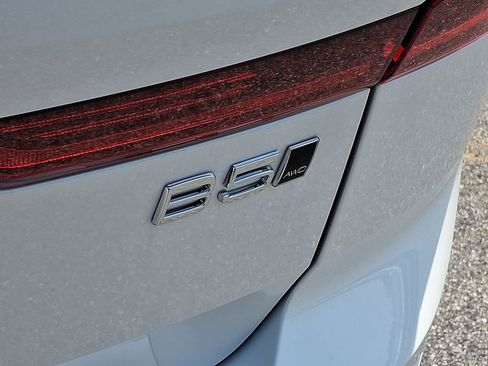 New 2026 Volvo XC60 B5 Ultra w/ Protection Package Premier image 21