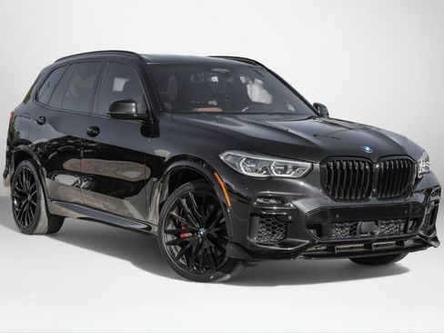 Used 2022 BMW X5 M50i w/ Executive Package image 4