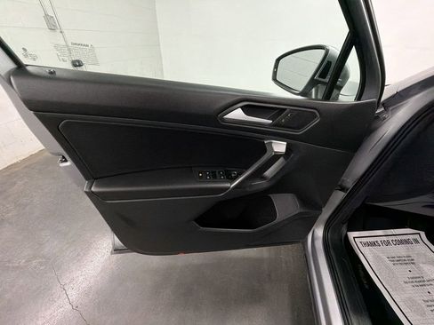 Used 2021 Volkswagen Tiguan SEL FWD image 22