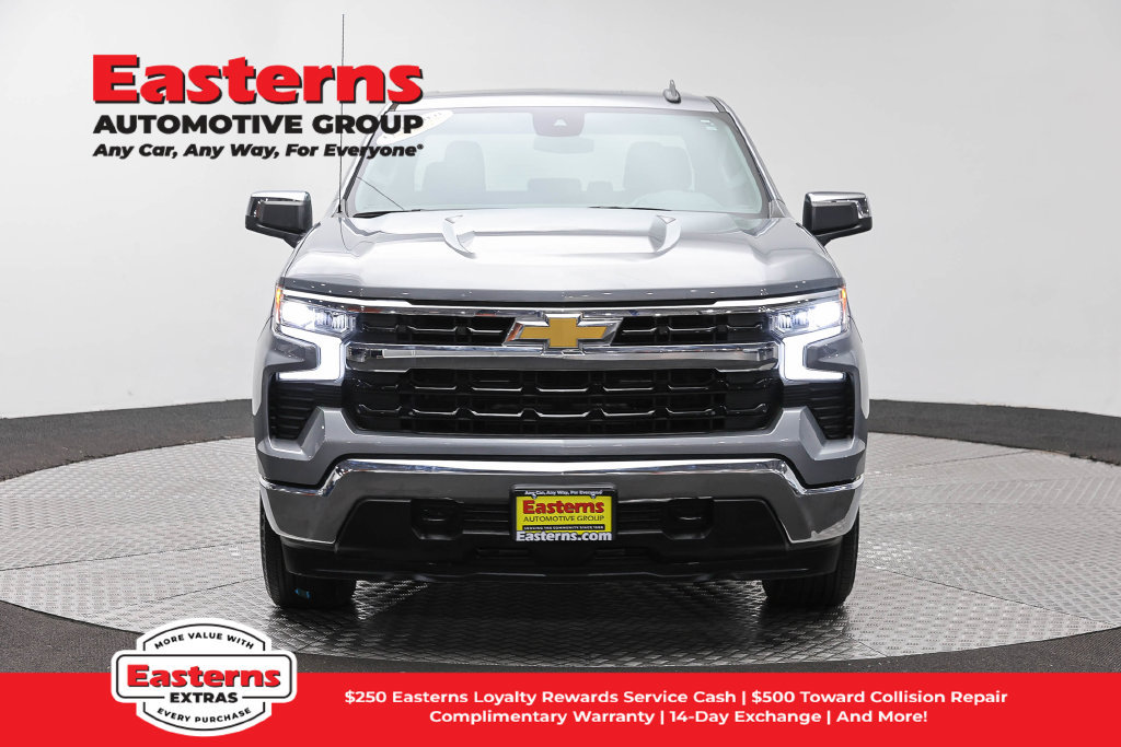 Used 2024 Chevrolet Silverado 1500 LT AWD/4WD image 3