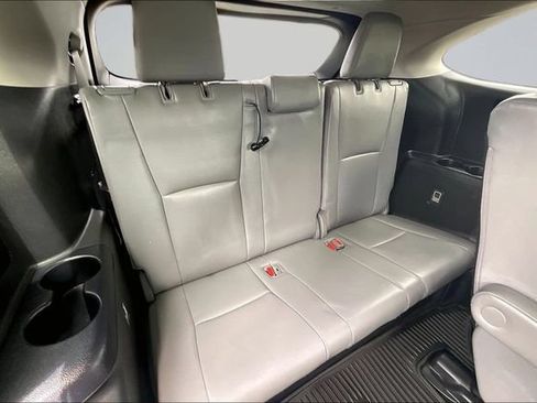 Used 2021 Toyota Highlander XLE FWD image 28