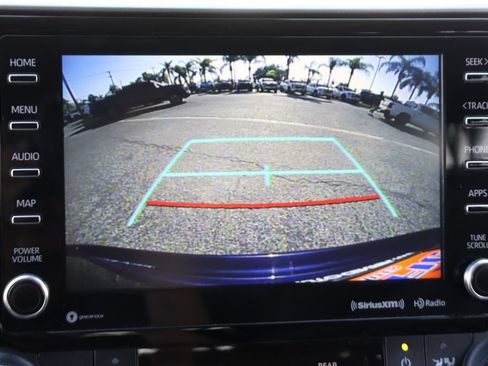 Used 2022 Toyota Highlander XLE FWD image 33