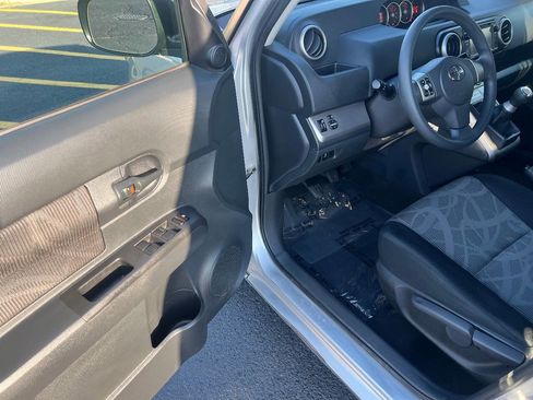 Used 2015 Scion xB image 16