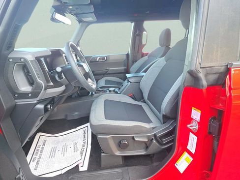 Certified 2023 Ford Bronco Base image 18