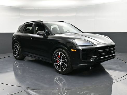New 2026 Porsche Cayenne Turbo AWD/4WD image 10