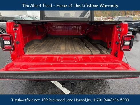Used 2021 Jeep Gladiator Sport image 7