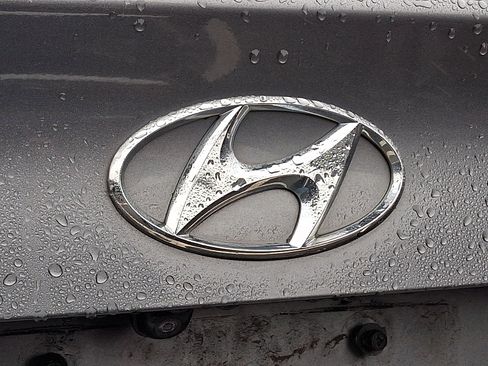 Used 2018 Hyundai Elantra SEL image 9