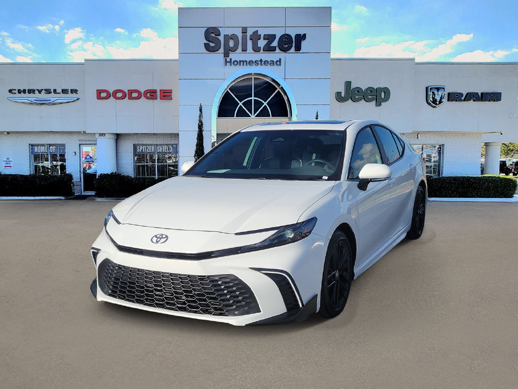 Used 2025 Toyota Camry SE w/ Multimedia Upgrade Package FWD image 4